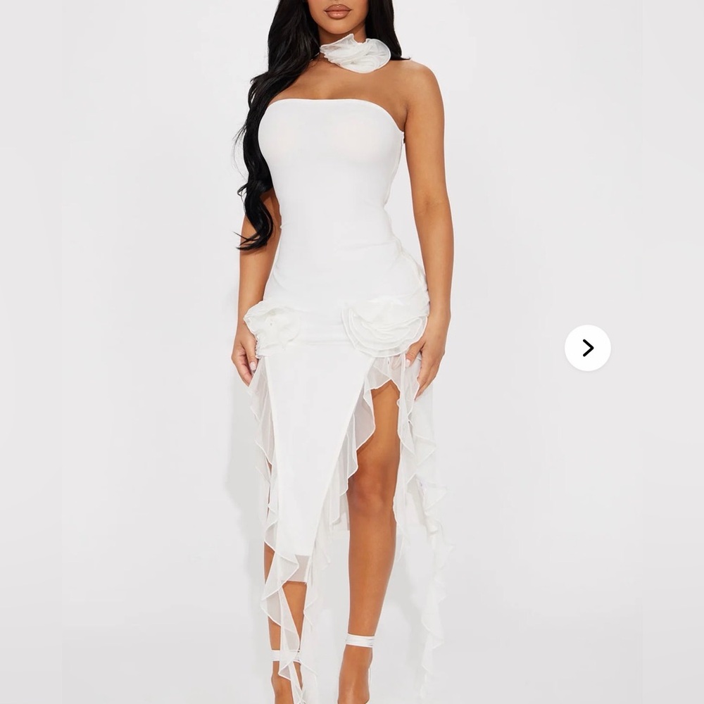 Elegant White Strapless Dress